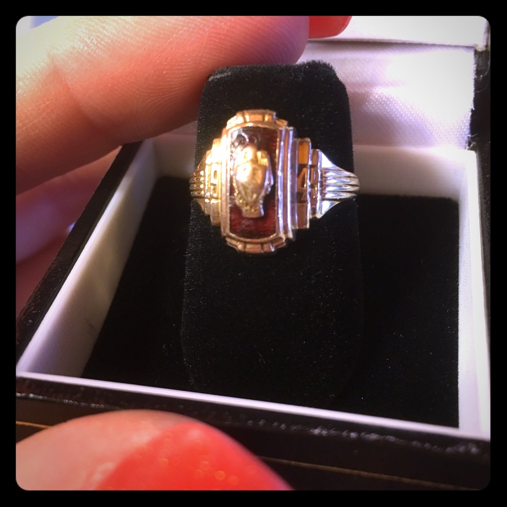 Vintage 1945 solid Gold ring 10kt